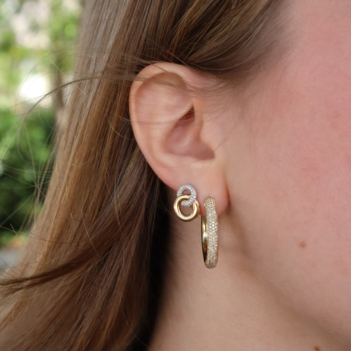 14kt White & Yellow Gold Diamond Circle Stud Earrings - Alternate View 1